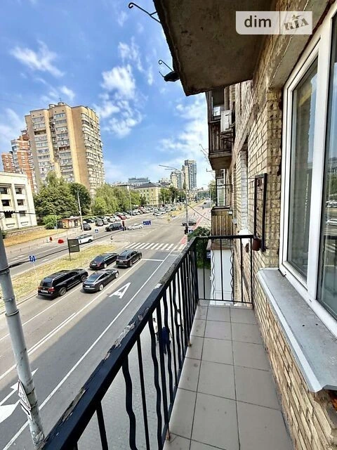 Продаж 1к квартири 26 кв. м на вул. Генерала Алмазова 9, кв.