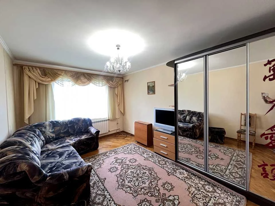 Apartment. Mykhola Bazhana Prospekt, Kyiv