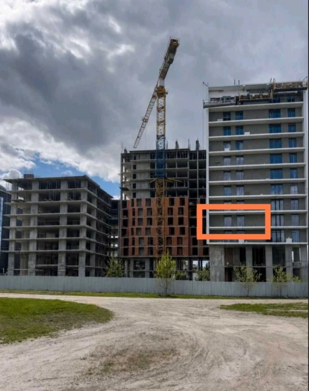 Sale of a 3-bedroom apartment in Lake View residential complex, Volodymyr Street