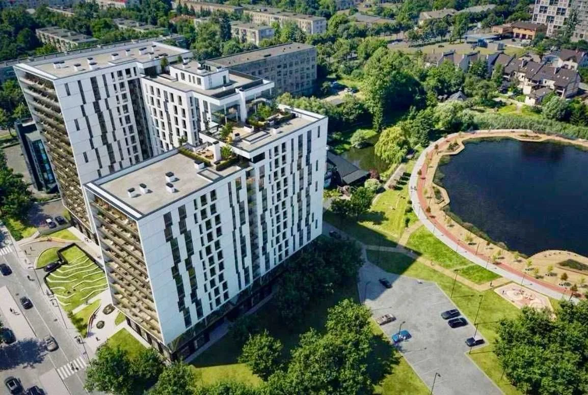 Sale of a 3-bedroom apartment in Lake View residential complex, Volodymyr Street