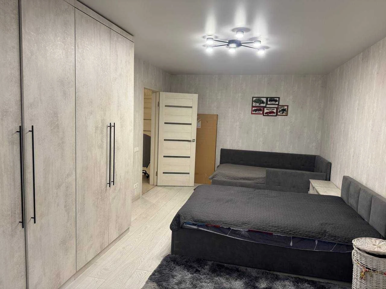 Продается просторная 3-комнатная квартира 98 кв.м. по адресу ул. Данченка