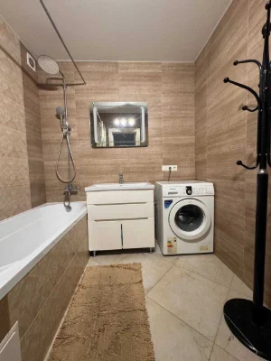Продается просторная 3-комнатная квартира 98 кв.м. по адресу ул. Данченка