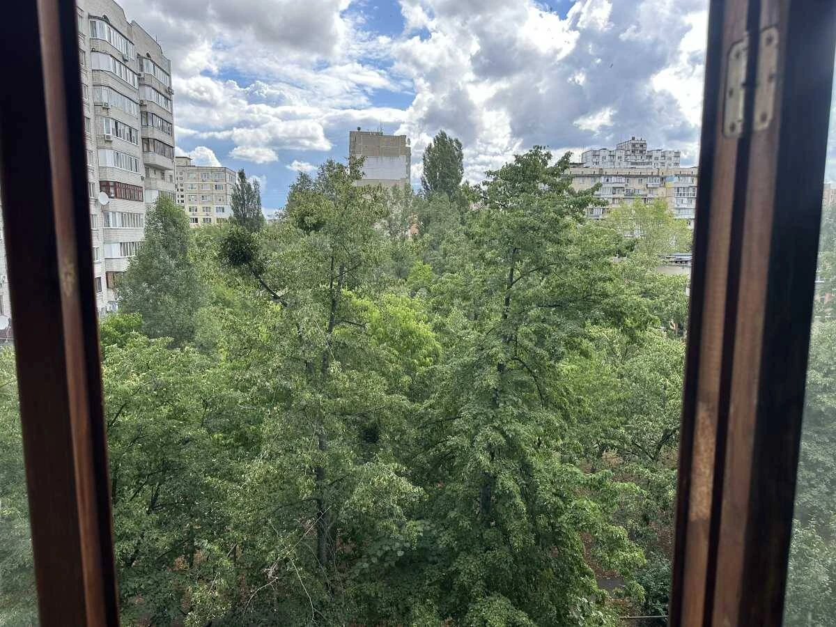 Продам 1-к квартиру Київ, Оболонський, Богатирська вул, 18
