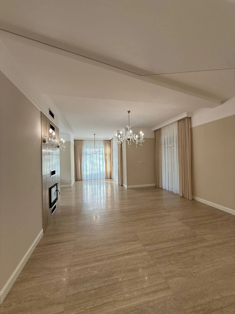 Sale of a 178 sq m house with renovation, fireplace, 3