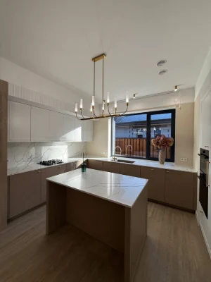 Sale of a 178 sq m house with renovation, fireplace, 3