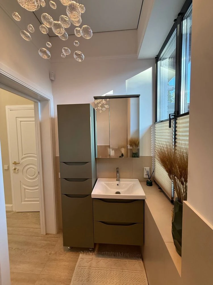 Sale of a 178 sq m house with renovation, fireplace, 3