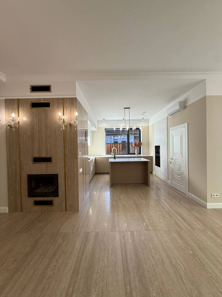 Sale of a 178 sq m house with renovation, fireplace, 3