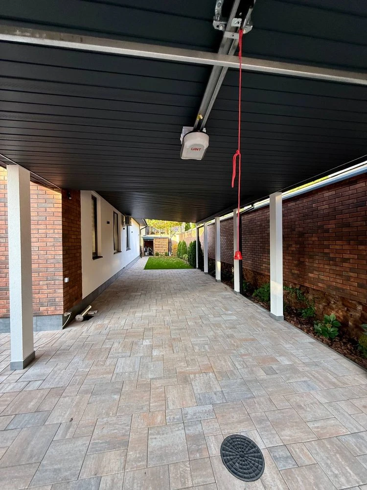 Sale of a 178 sq m house with renovation, fireplace, 3