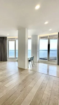 Sea view apartment on French Boulevard, 3