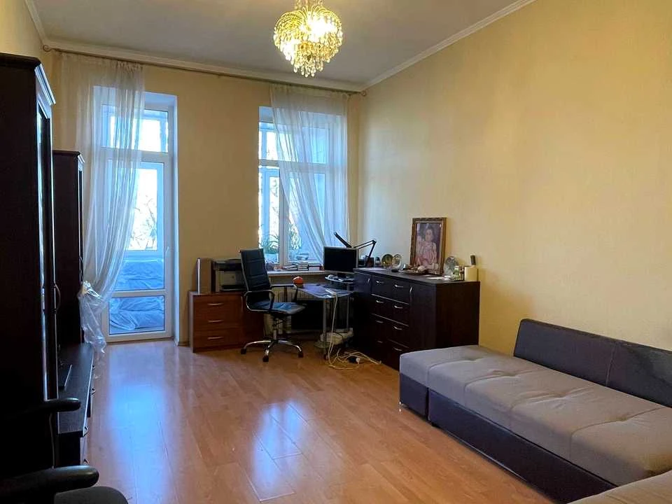 Квартира. Одесса, улица Бреуса
