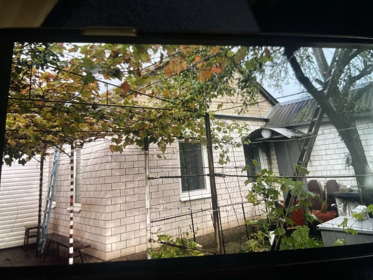 Selling part of a house on Borodinsky