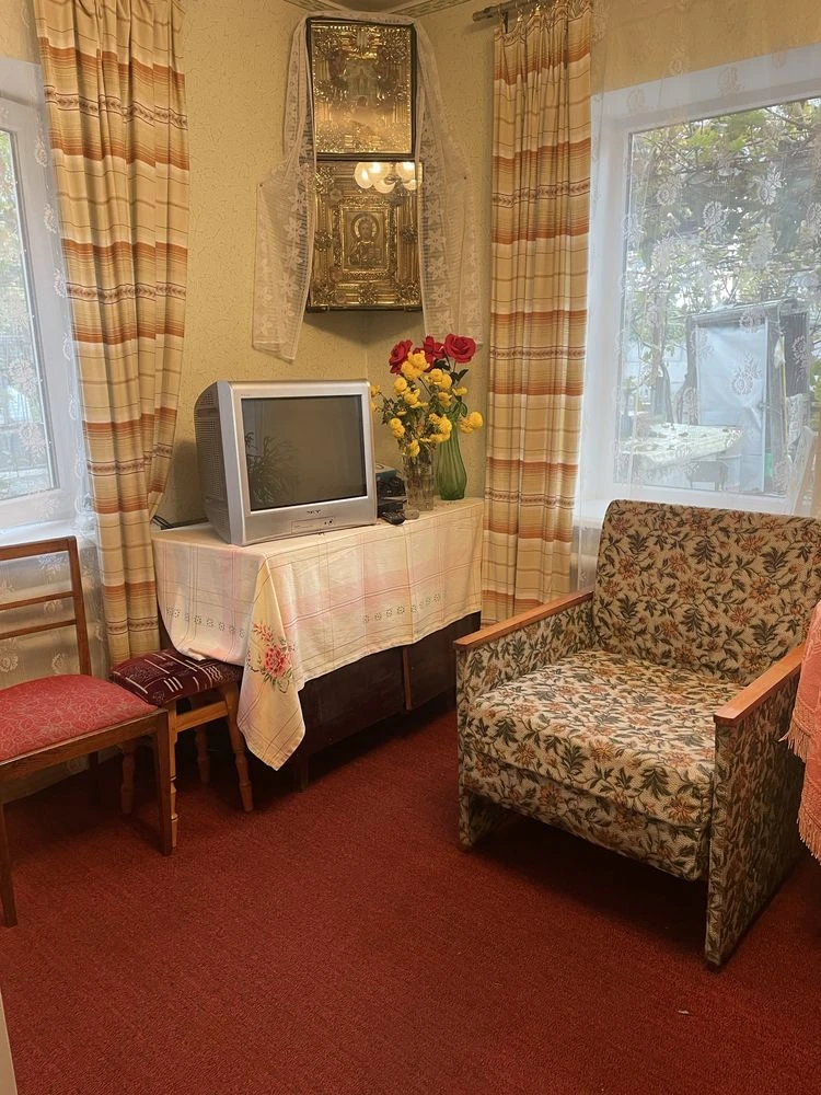 Selling part of a house on Borodinsky