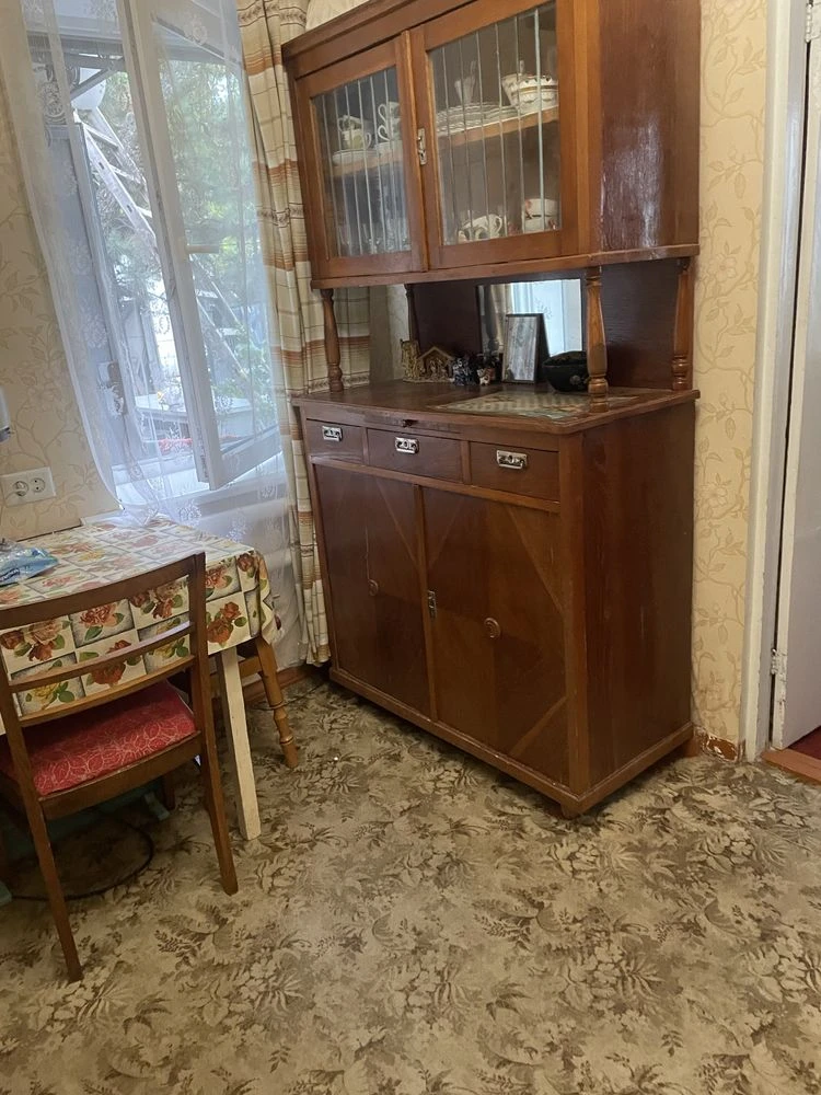 Selling part of a house on Borodinsky