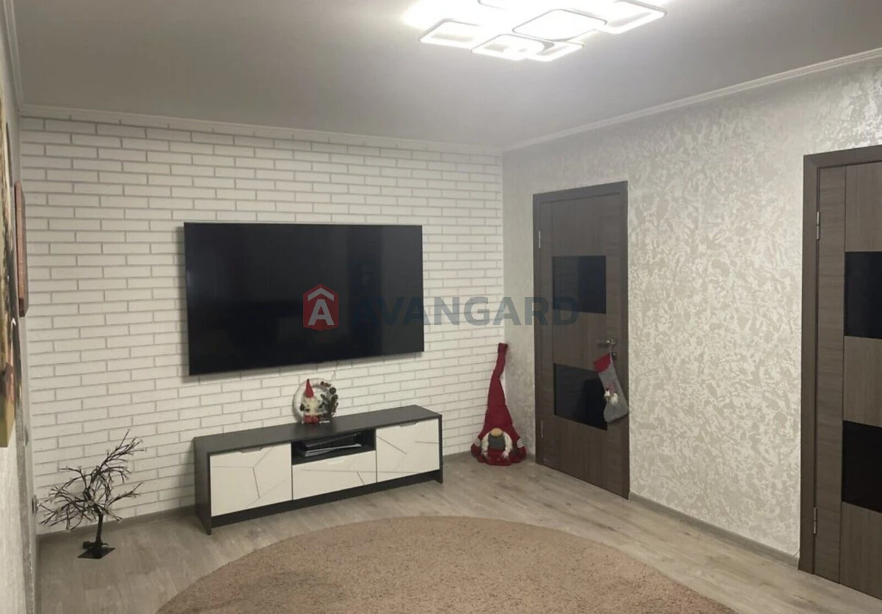 Sale of a 3-bedroom apartment with high-quality renovation