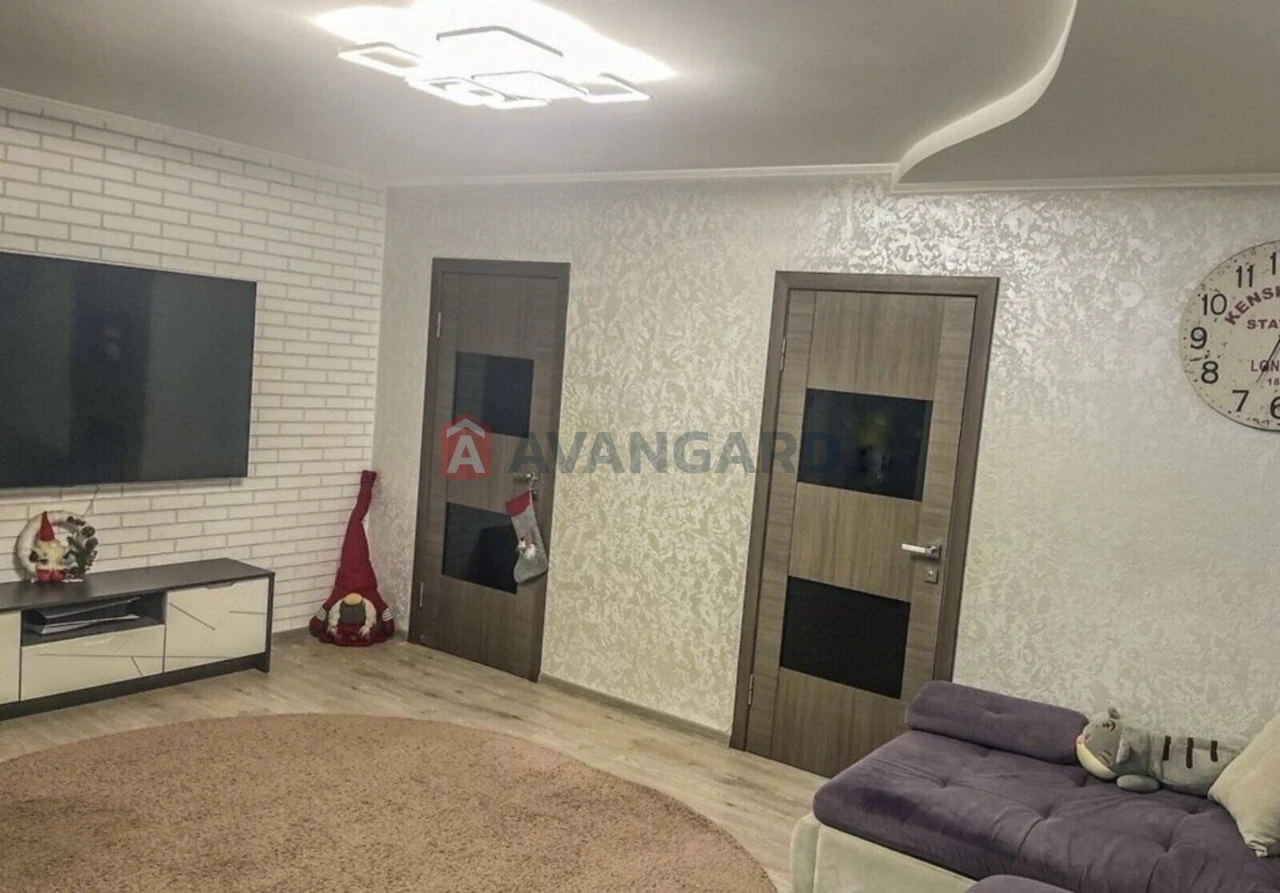 Sale of a 3-bedroom apartment with high-quality renovation