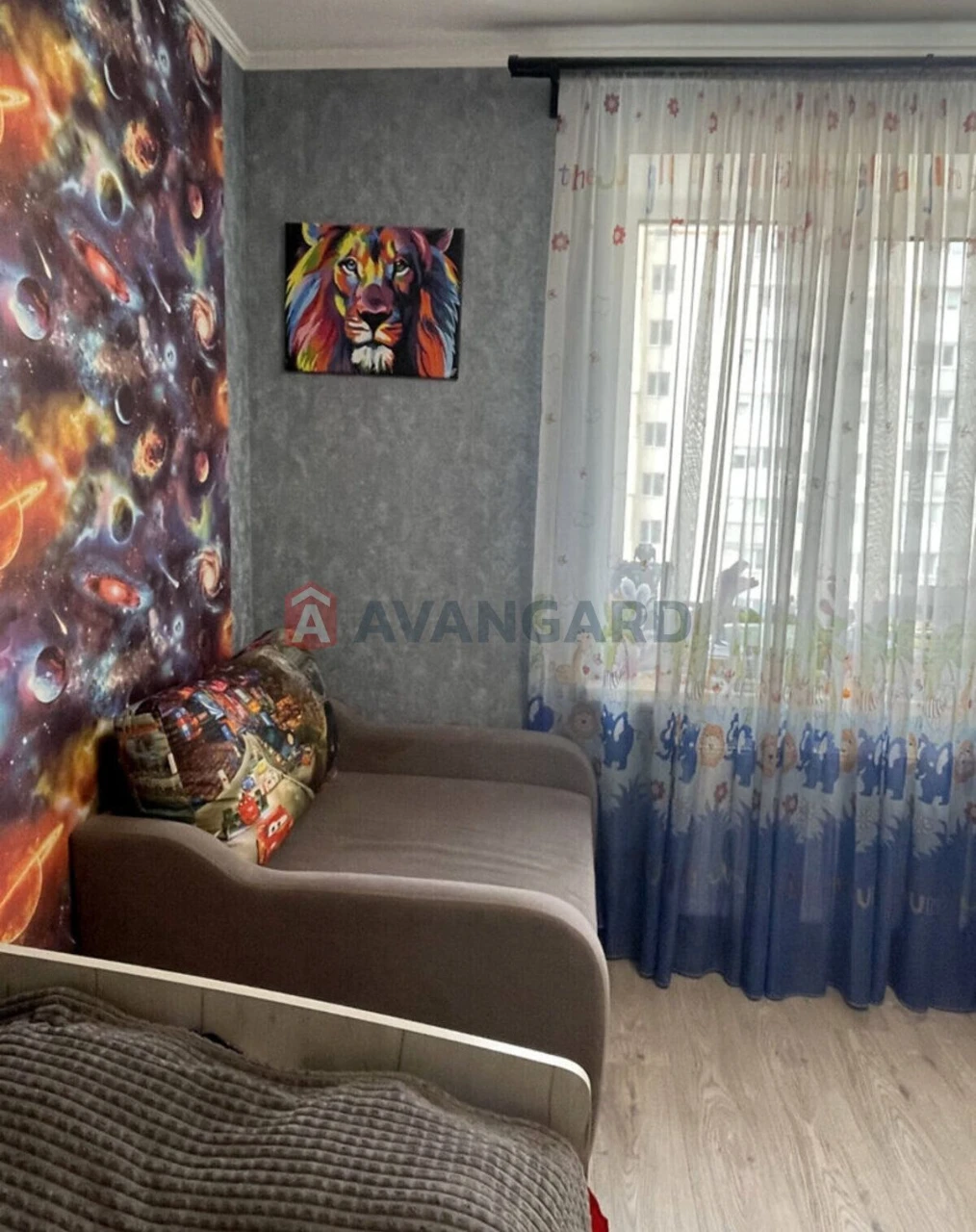 Sale of a 3-bedroom apartment with high-quality renovation