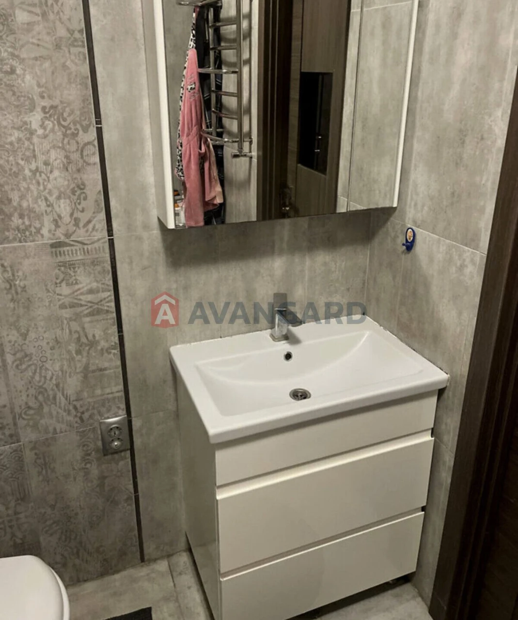 Sale of a 3-bedroom apartment with high-quality renovation