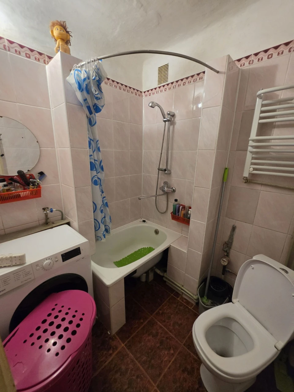 Sale of a 2-bedroom apartment on вул. Коновальця near Welmart