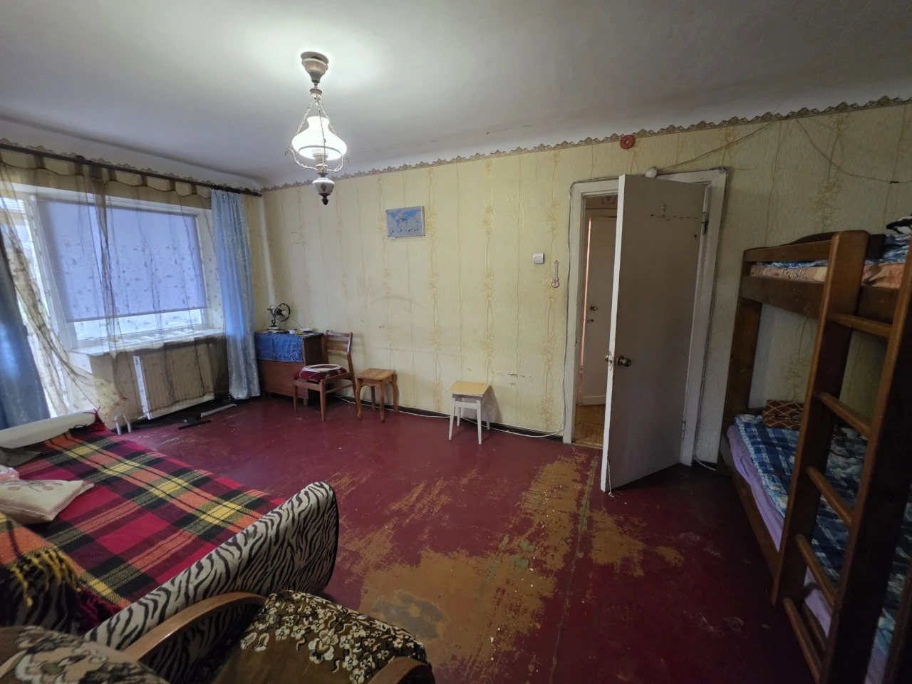 Sale of a 2-bedroom apartment on вул. Коновальця near Welmart