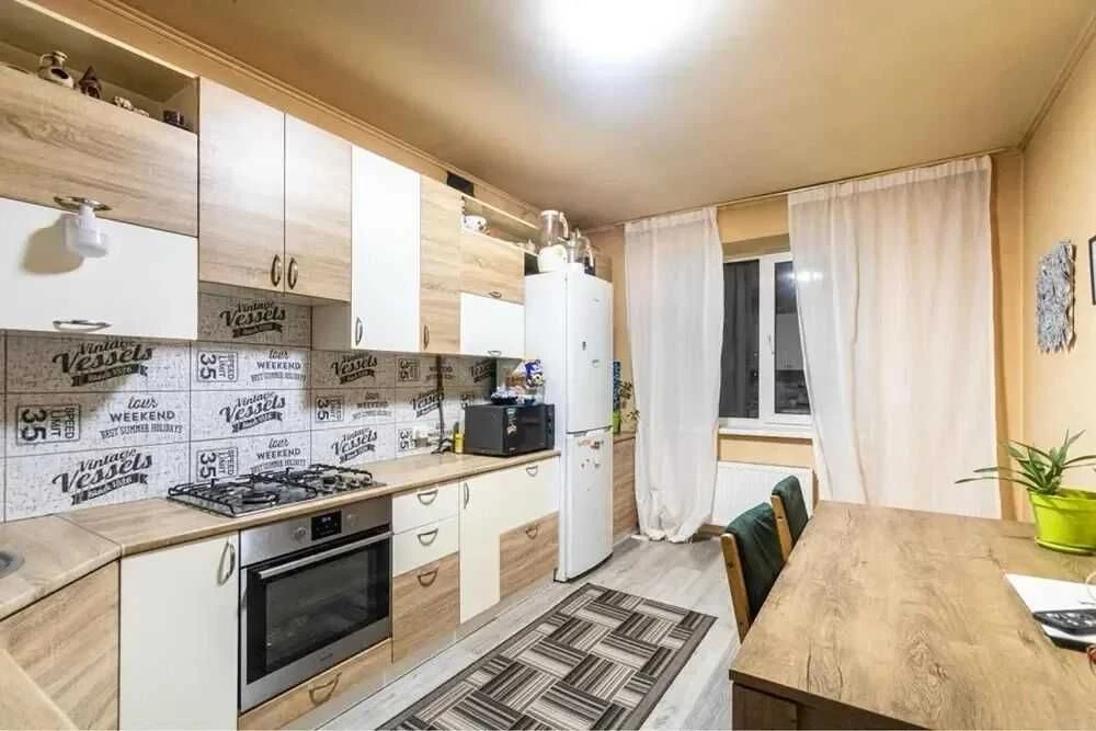Sale of 1 room apartment 45 m2 near the Arsen shopping center. Industrial gas.