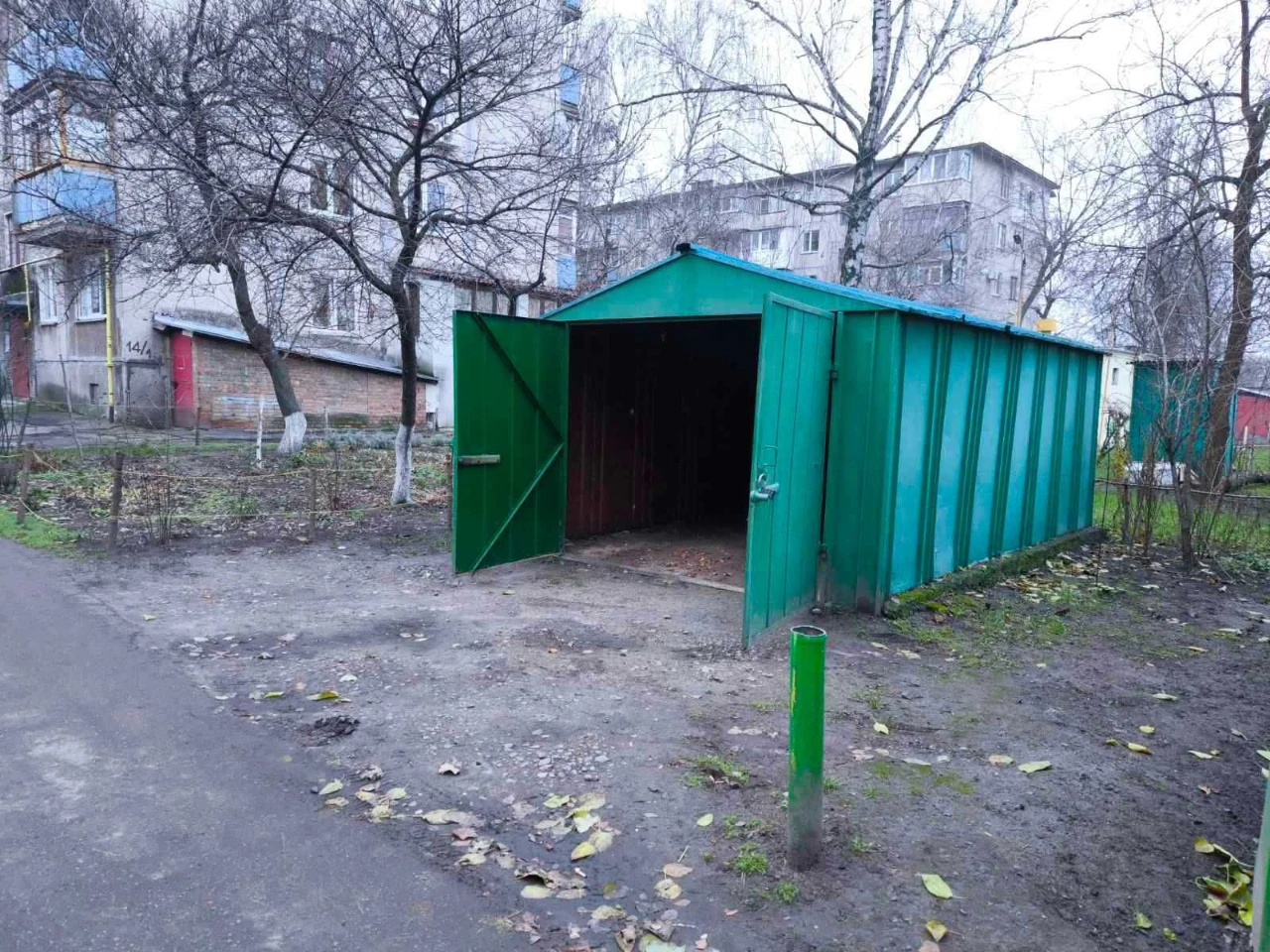 Продается гараж в районе Школы, Химического общества