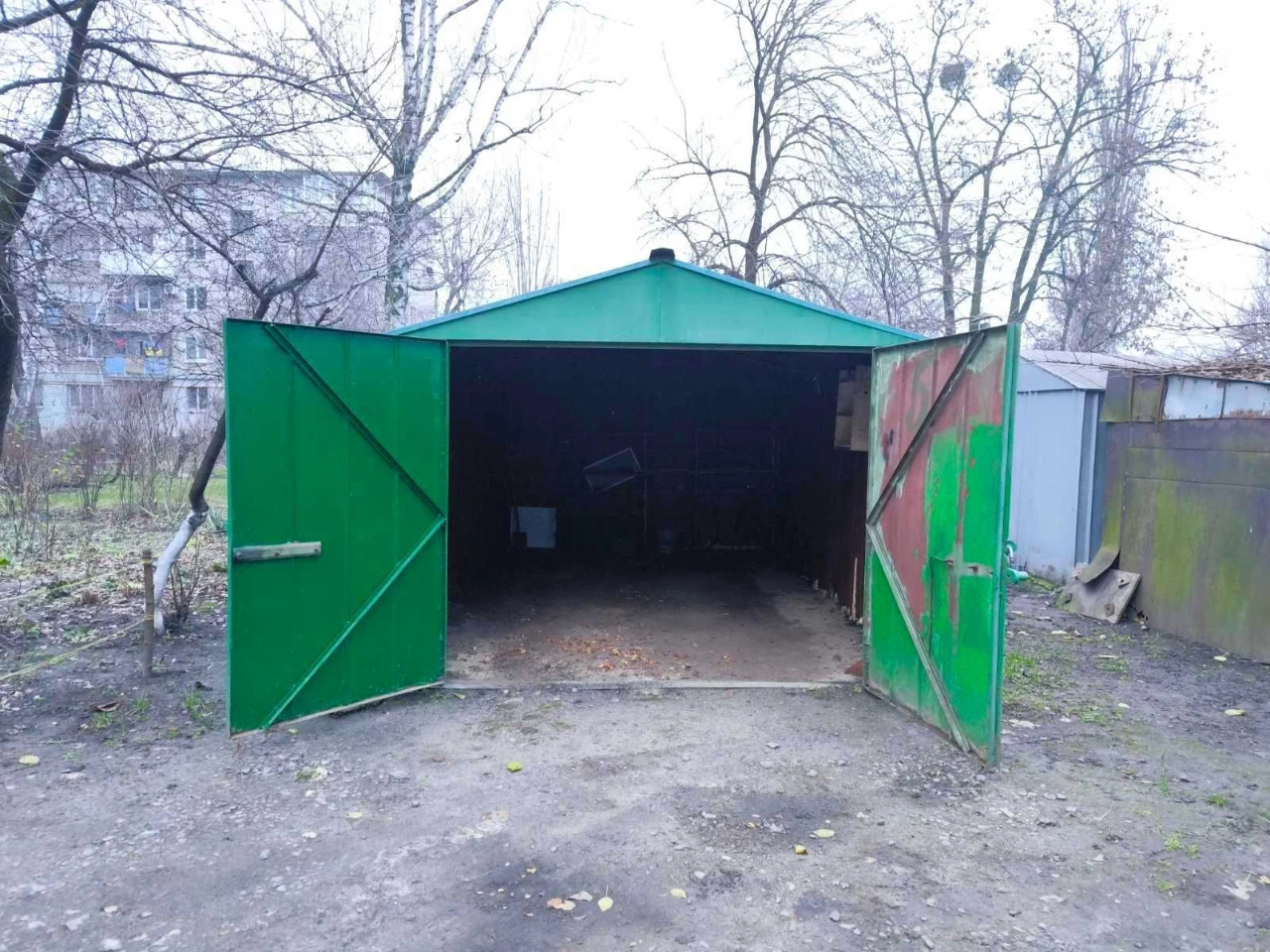 Продается гараж в районе Школы, Химического общества