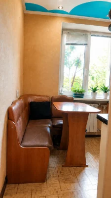 For Sale: 1-room apartment with renovation, 2nd floor, Romenskaya,