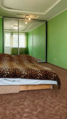 For Sale: 1-room apartment with renovation, 2nd floor, Romenskaya,