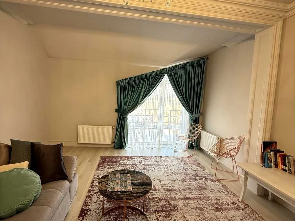 Apartment. Chernivtsi, Main Street