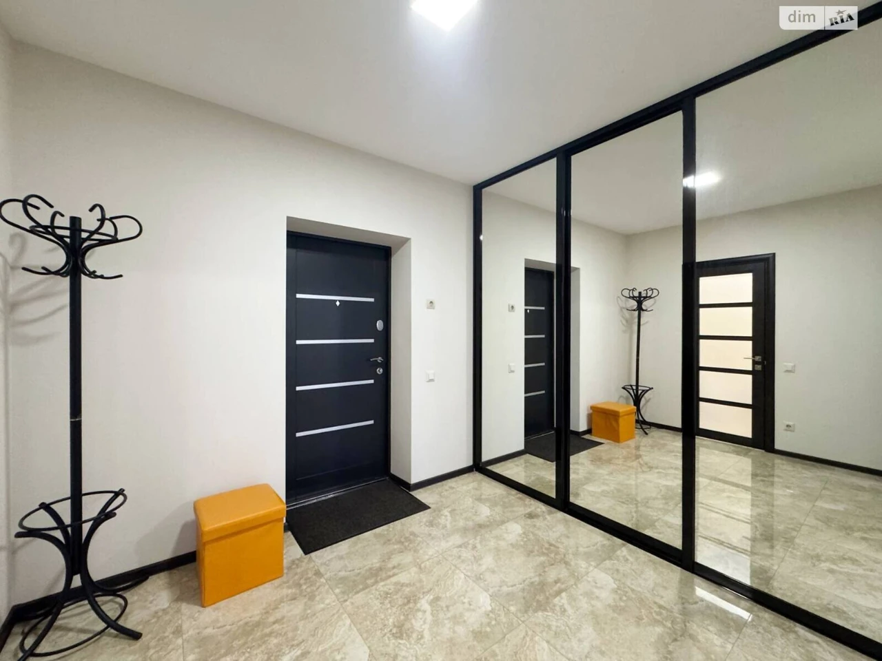 Long-Term Rental Apartment, Holosiiv