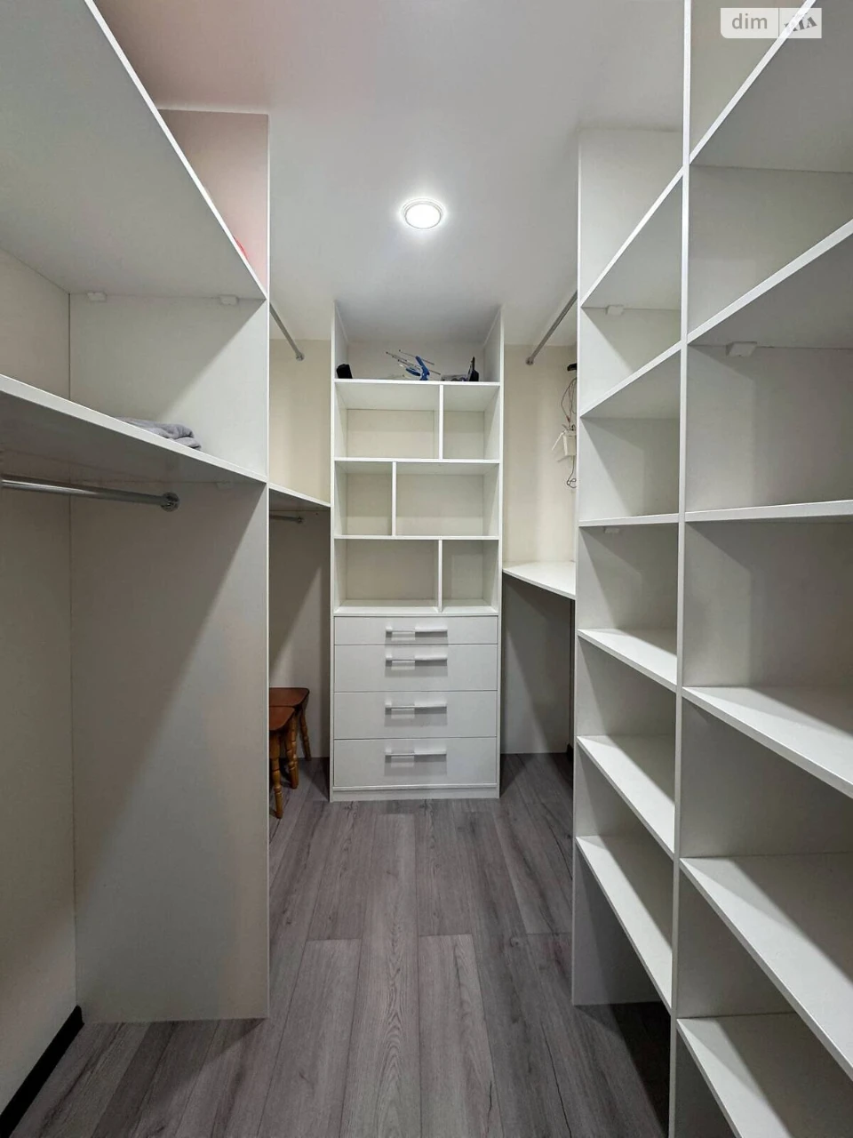 Long-Term Rental Apartment, Holosiiv