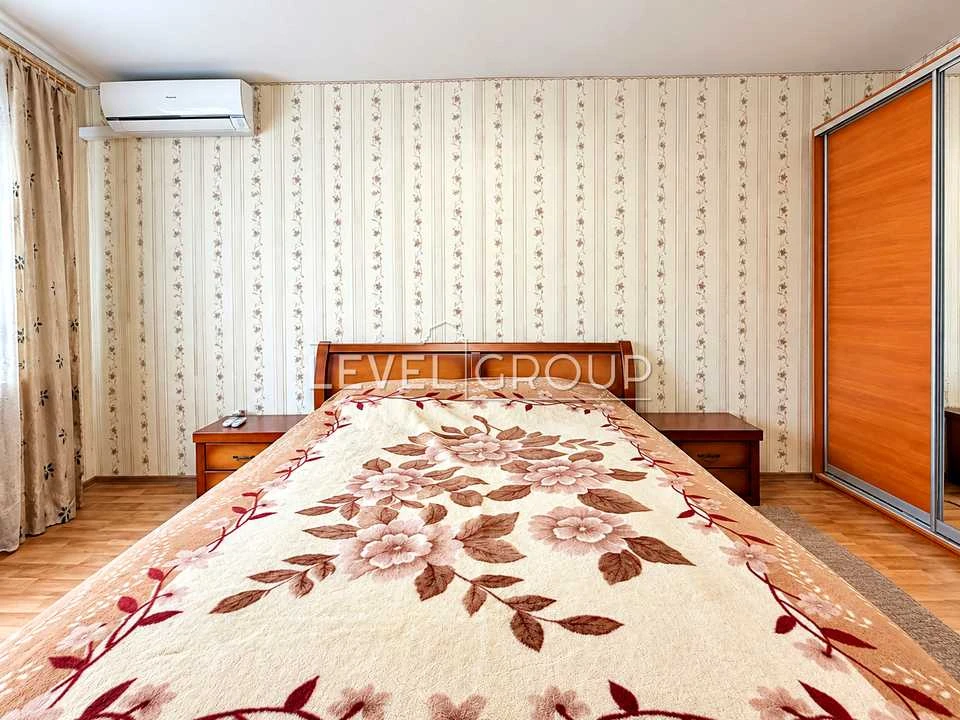Apartment. Urlivska Street, Kyiv