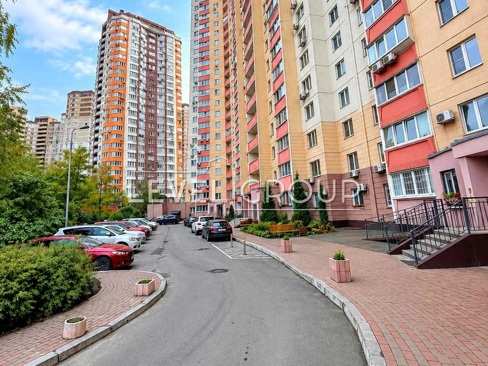 Apartment. Urlivska Street, Kyiv