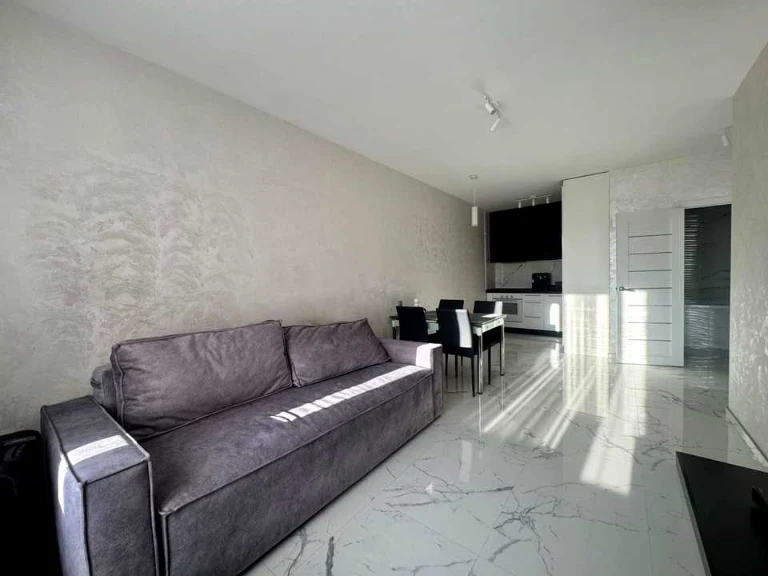 Apartment. Kyiv, Dniprovska Naborozhna st.