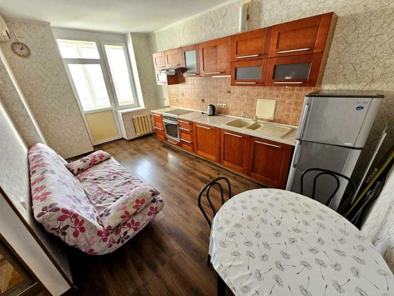 Квартира. Киев, улица Юности