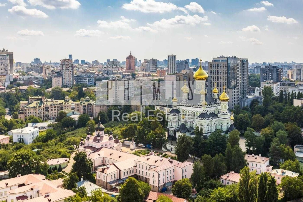 Sale of a 4-bedroom penthouse, Greenville Park Residence, Pimenenka Street