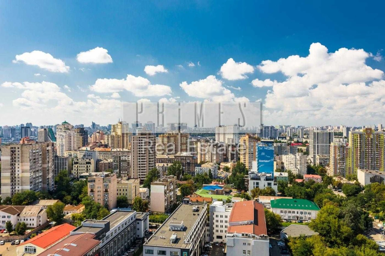 Sale of a 4-bedroom penthouse, Greenville Park Residence, Pimenenka Street