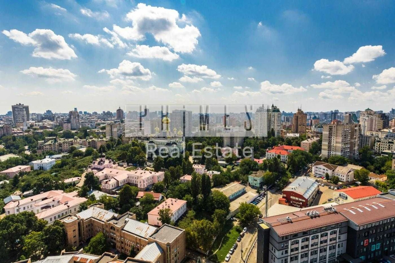 Sale of a 4-bedroom penthouse, Greenville Park Residence, Pimenenka Street