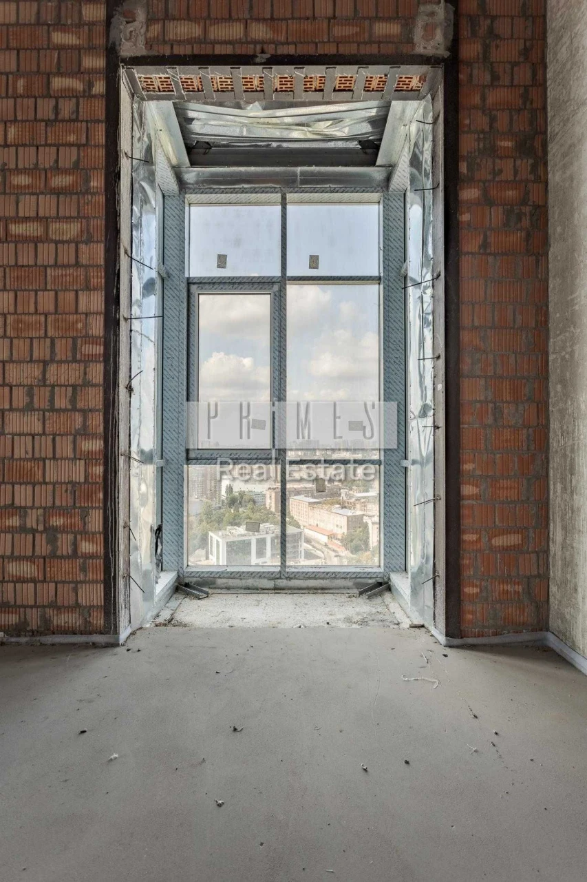 Sale of a 4-bedroom penthouse, Greenville Park Residence, Pimenenka Street
