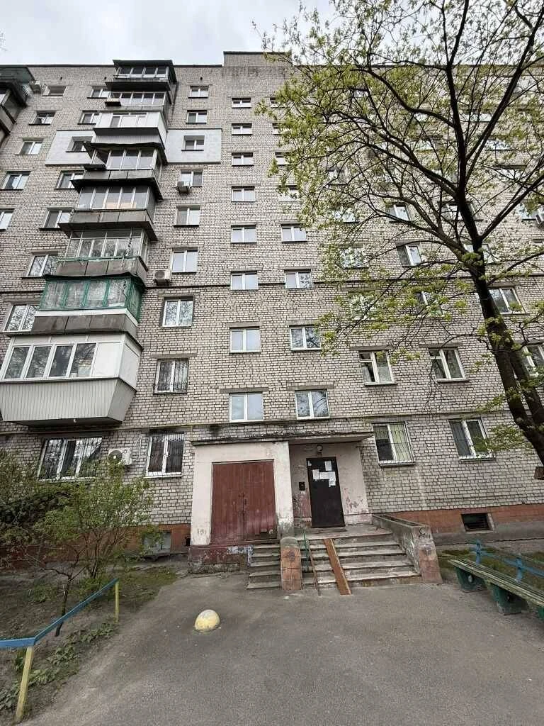 Продам 3-к квартиру Київ, Дніпровський, Новаторів вул, 4