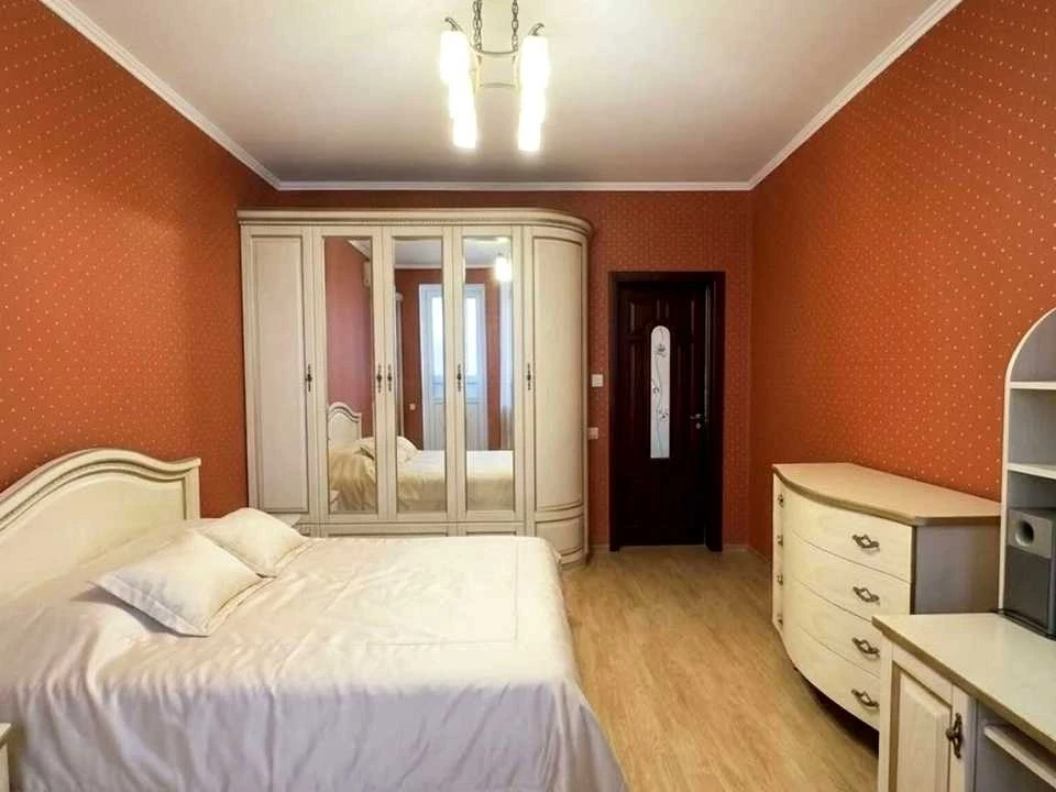 Квартира. Київ, Голосіївська вулиця
