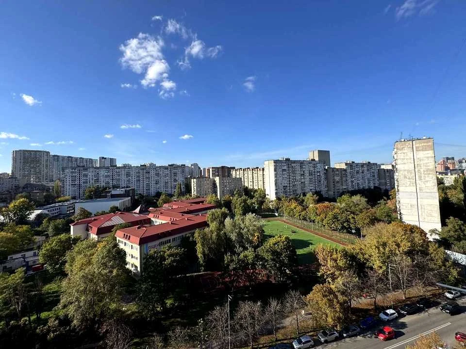 Квартира. Київ, Голосіївська вулиця