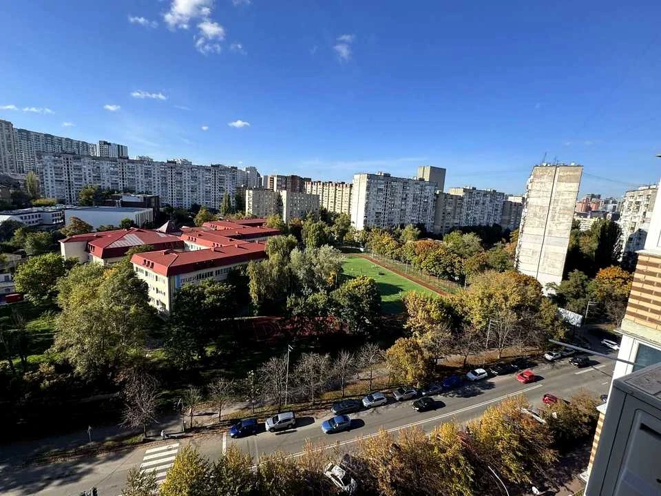 Квартира. Київ, Голосіївська вулиця