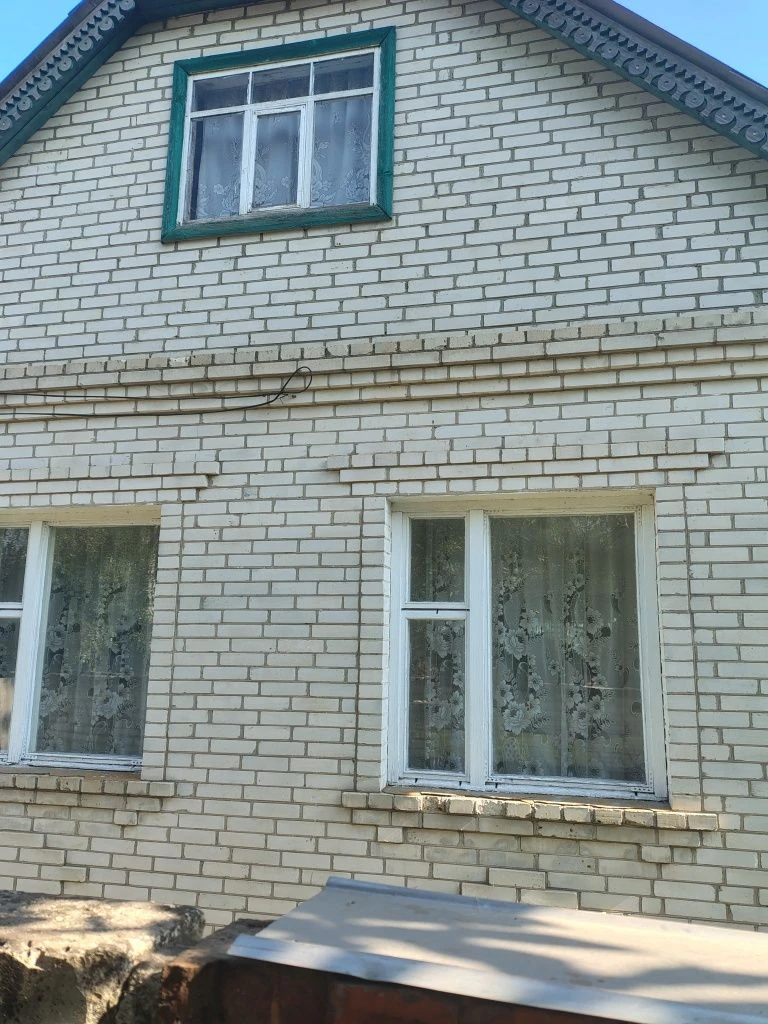 Продам добротний будинок .