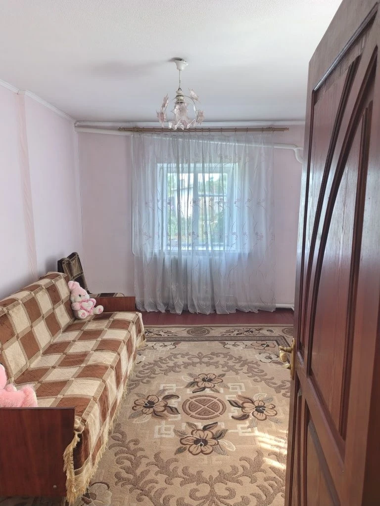 Продам добротний будинок .