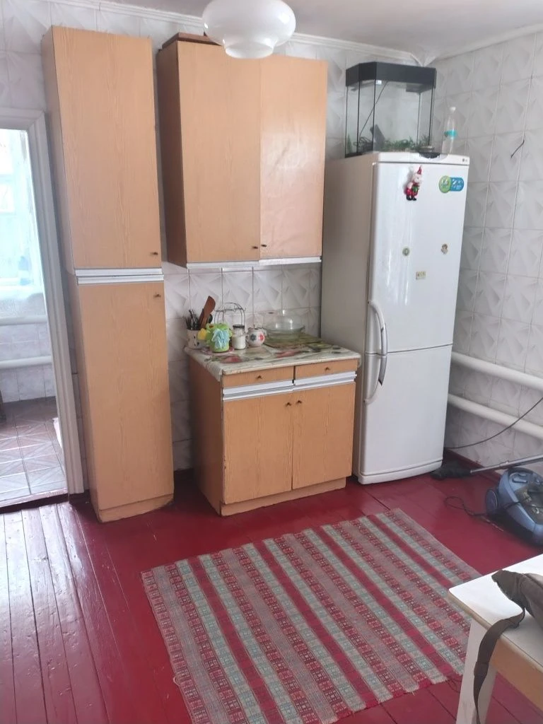 Продам добротний будинок .