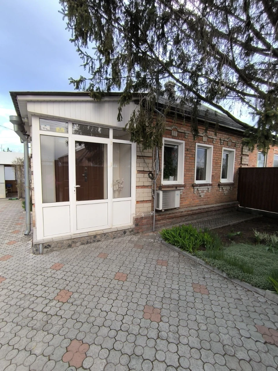 Продаж добротної половини будинку у Дергачах