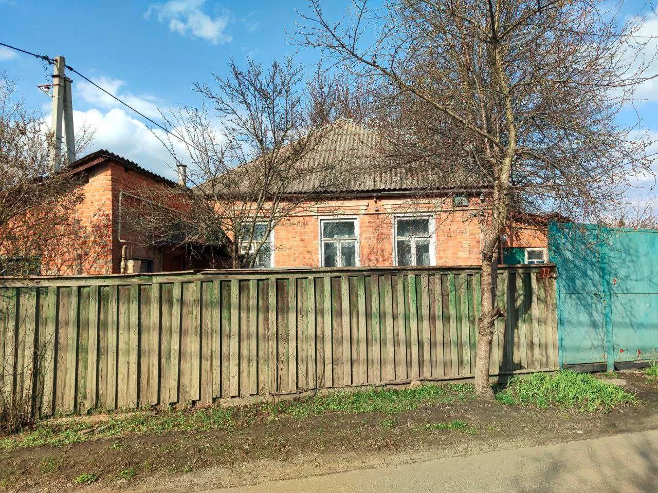 Продам будинок в Дергачах по вулиці Садовій.