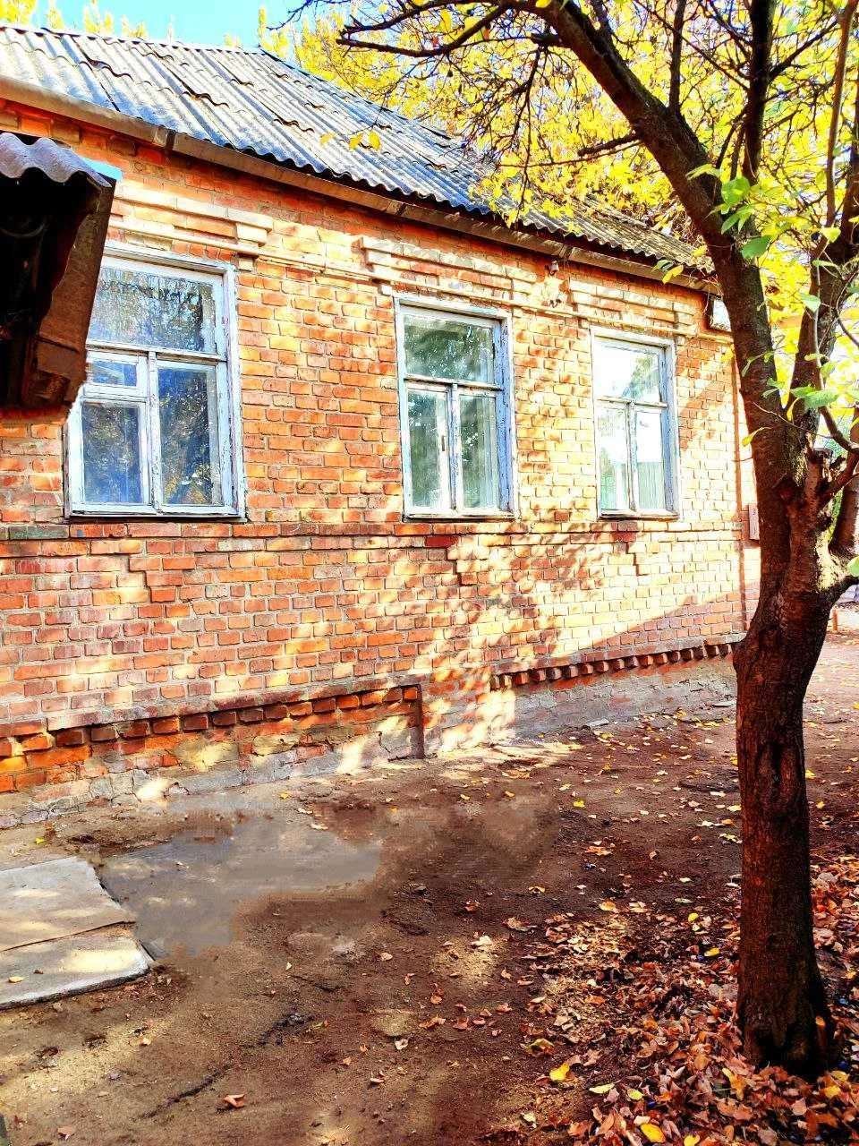 Продам будинок в Дергачах по вулиці Садовій.
