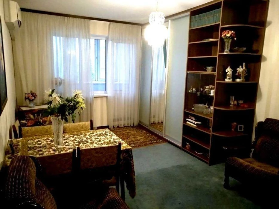 For sale: beautiful apartment with furniture, renovated. Zakrevskoho St.,